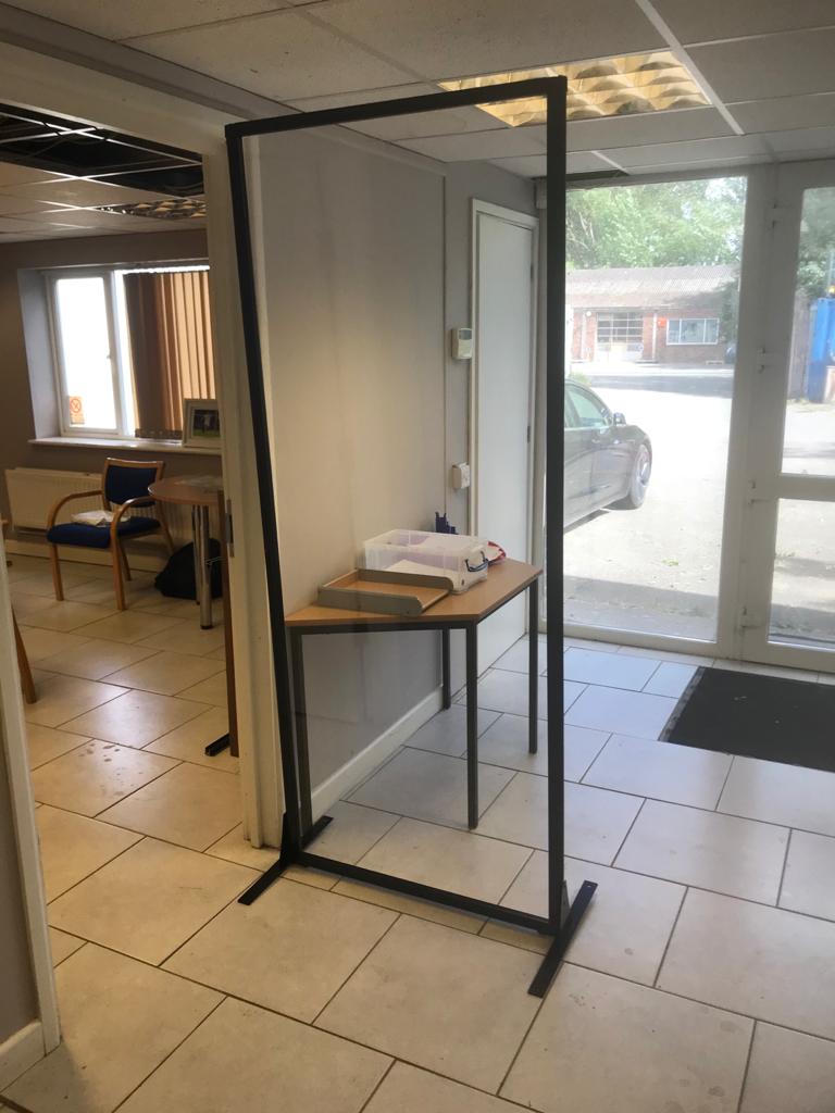 VERSARE-Clearview Freestanding Partition